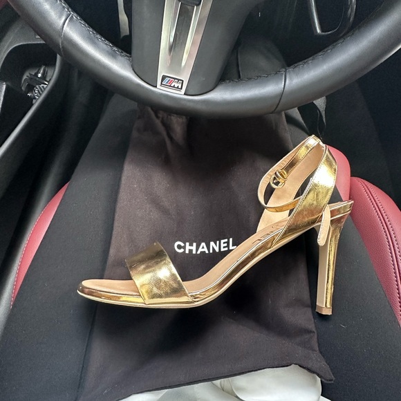 CHANEL HEELS - Picture 2 of 11
